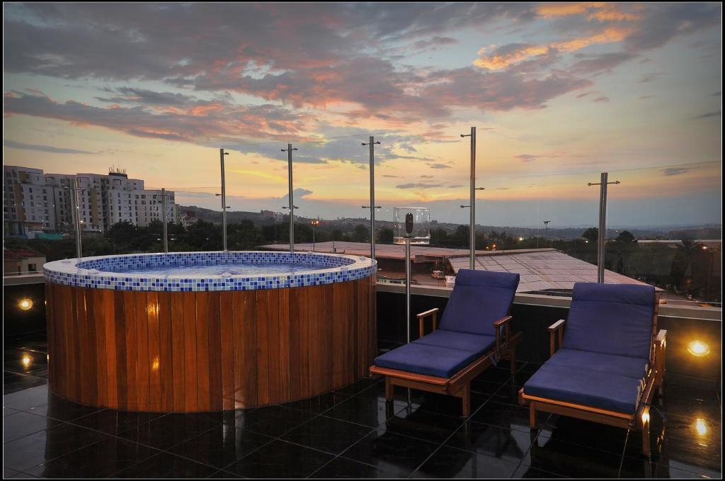Top Deck Hotel بيريرا الغرفة الصورة