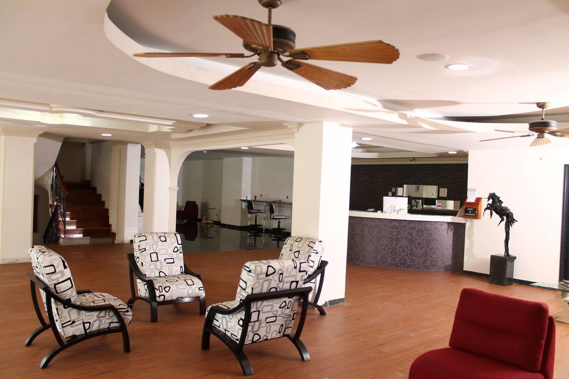 Top Deck Hotel بيريرا المظهر الخارجي الصورة