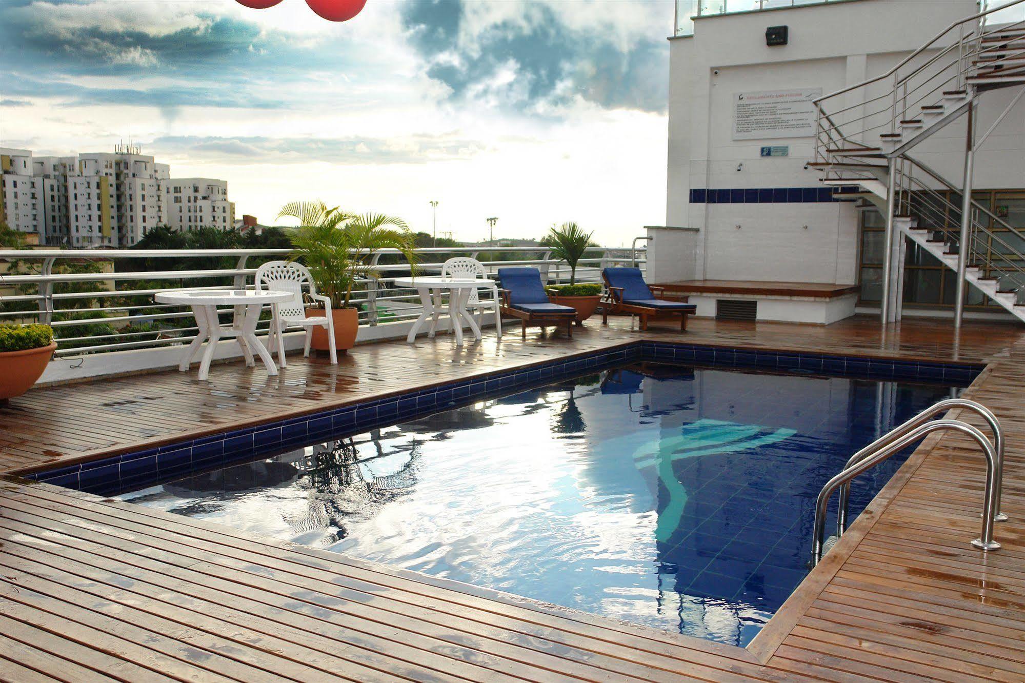 Top Deck Hotel بيريرا المظهر الخارجي الصورة