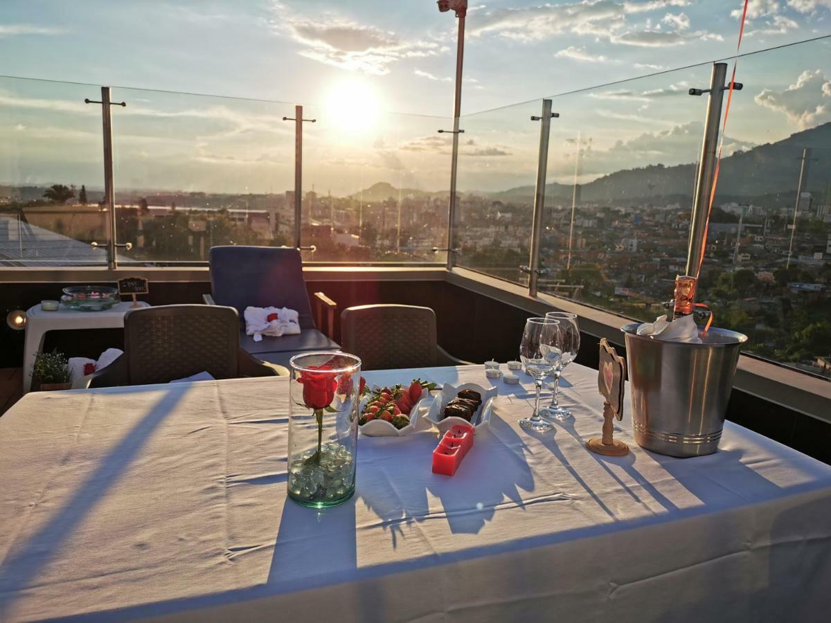Top Deck Hotel بيريرا المظهر الخارجي الصورة